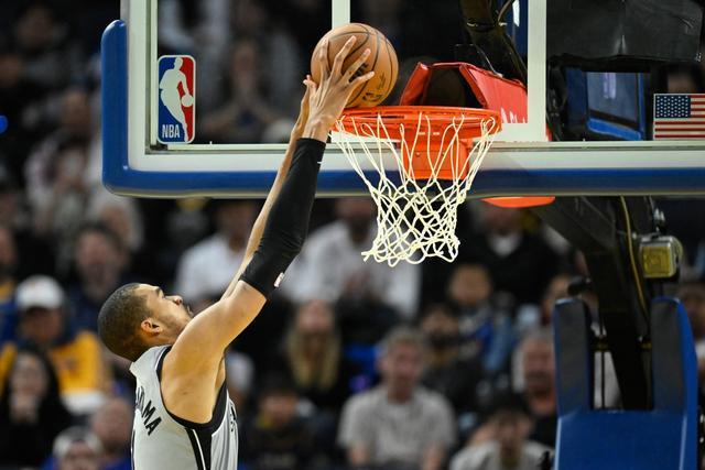 lol主题包-欧篮联赛程吃紧；圣安东尼奥马刺清晨更衣室发声；气氛紧张；资深球员宣示担当的简单介绍