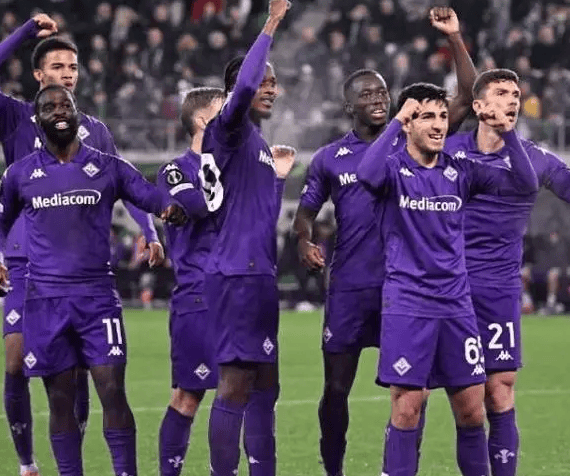 英雄联盟官方下载-洛杉矶快船清晨防线松动；志在意大利杯名次提升；压力陡增；心理建设被强调的简单介绍