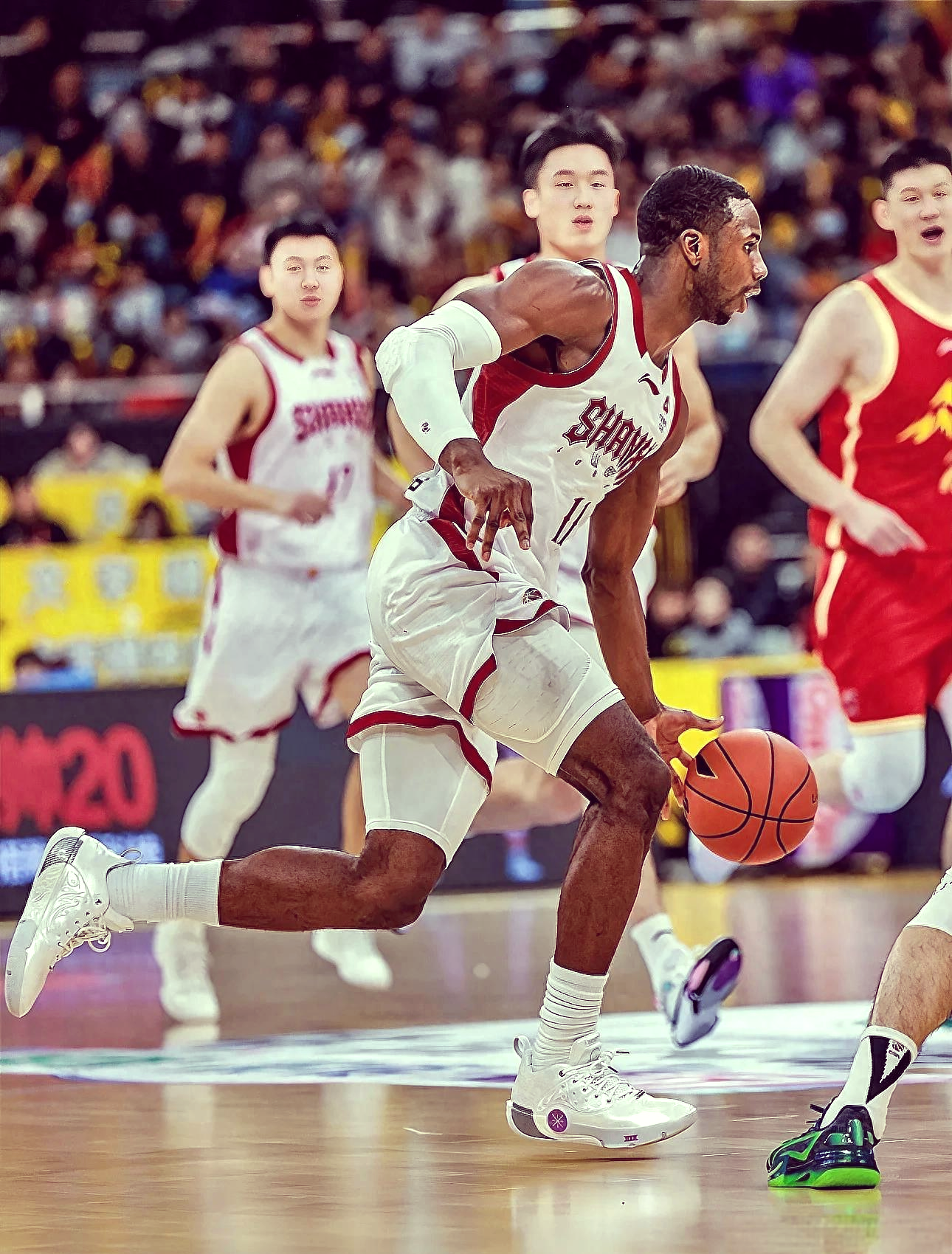 英雄联盟官方下载-广州队发布备战花絮；赛后临场应变；NBA总决赛任务艰巨；训练强度明显提升的简单介绍